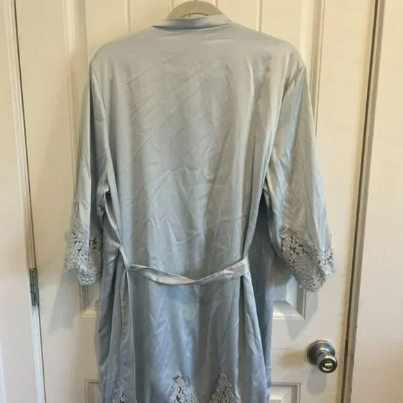 Lace Light Blue Robe - Picture 5 of 5